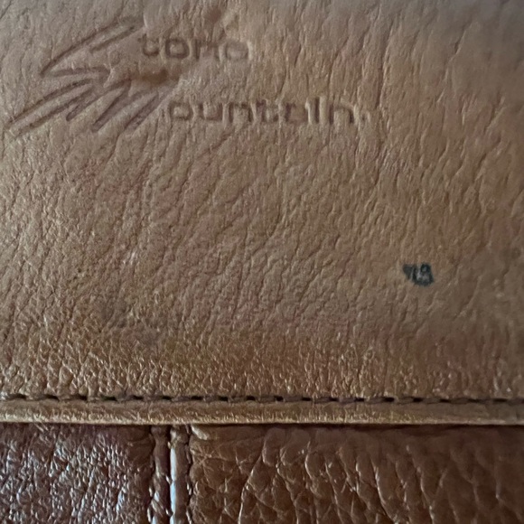 Stone Mountain Leather Crossbody Bag - Picture 13 of 14